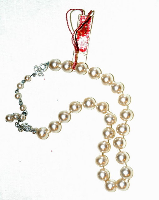 Laguna by Royal Simulated Pearl necklace with orig tag.