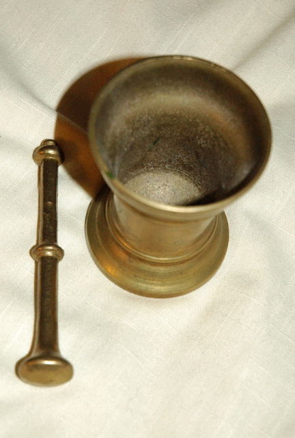 Apothecary Motar & Pestle Very Old Solid Brass