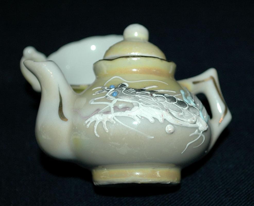 Dragonware Moriage Japanese Childrens Tea Set , Teapot & cup