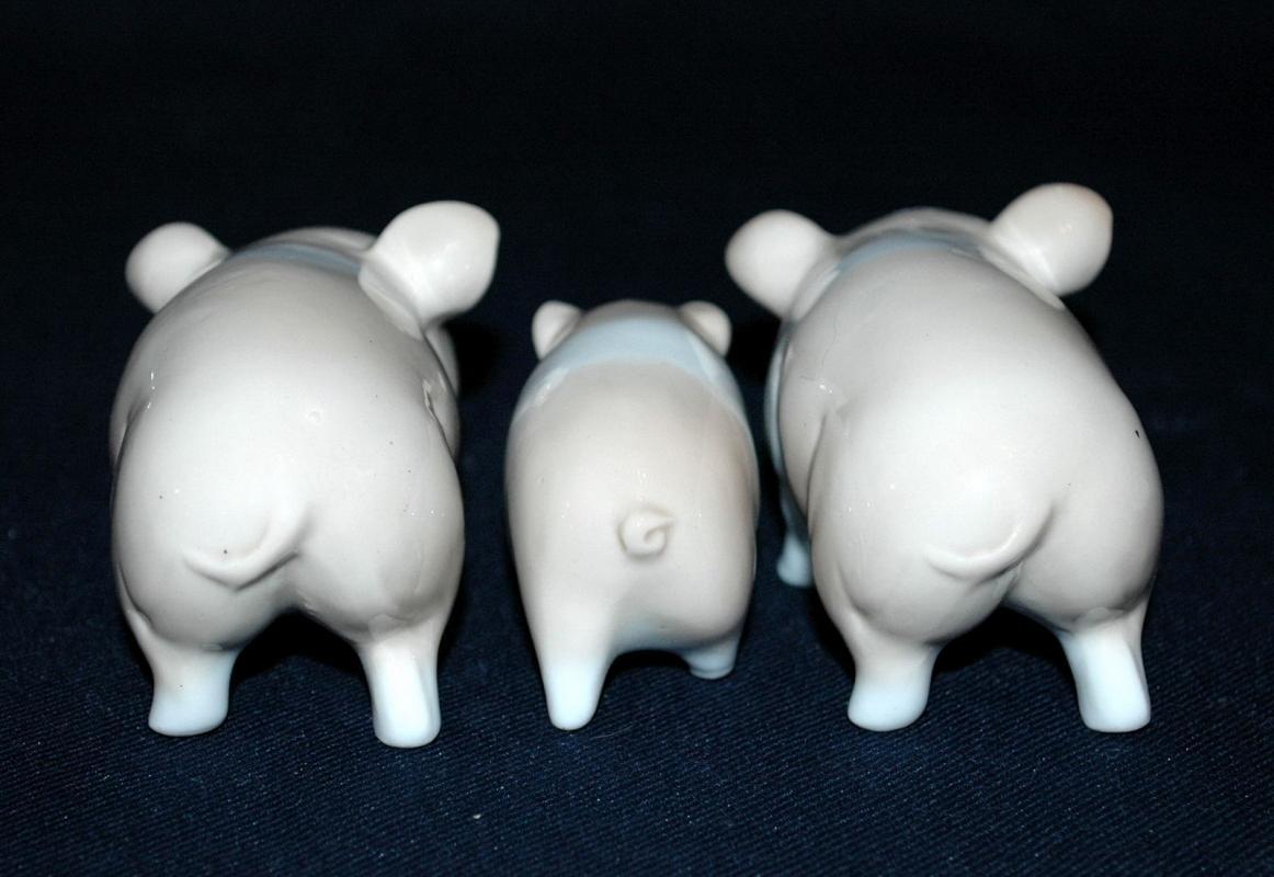 Set of 3 Otagiri Pigs , Family