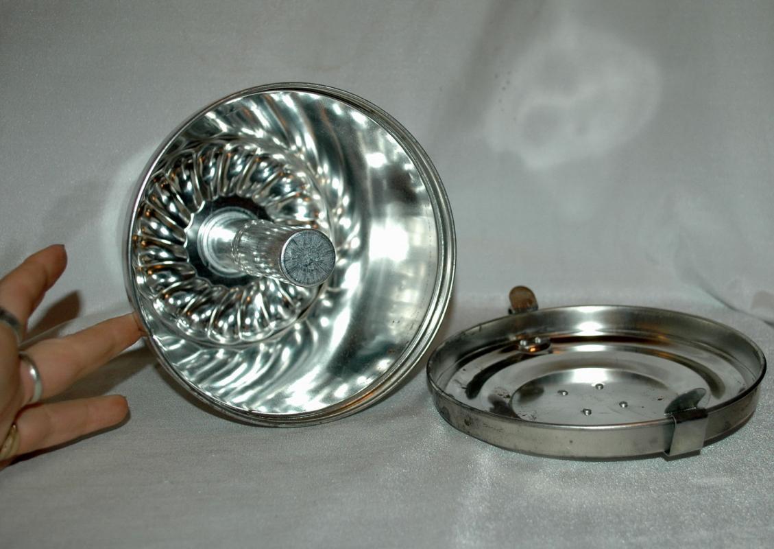 Old W. German Tin Steam Pudding Baking Mold with Clamp Down Lid