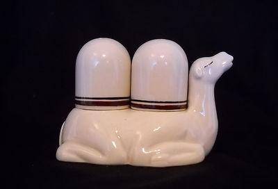 Bactriam , 2 hump camel salt and pepper shaker set from Fitz and Floyd excellent condition
