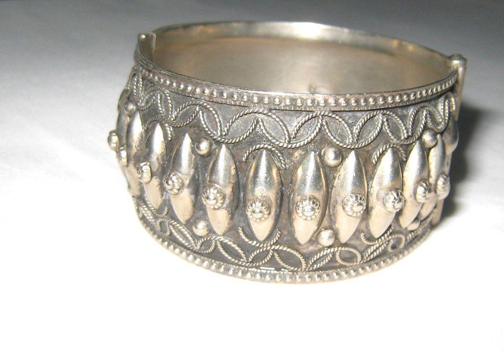 Antique Florence Italy Silver Hinged Cuff Bracelet.