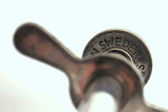 Vintage Signed Silver Swedish Olive grabber or sugar cube tongs