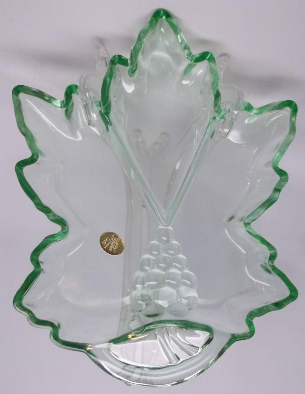 Tiara Exclusive Glass Green Grape Leaf Divided Dish
