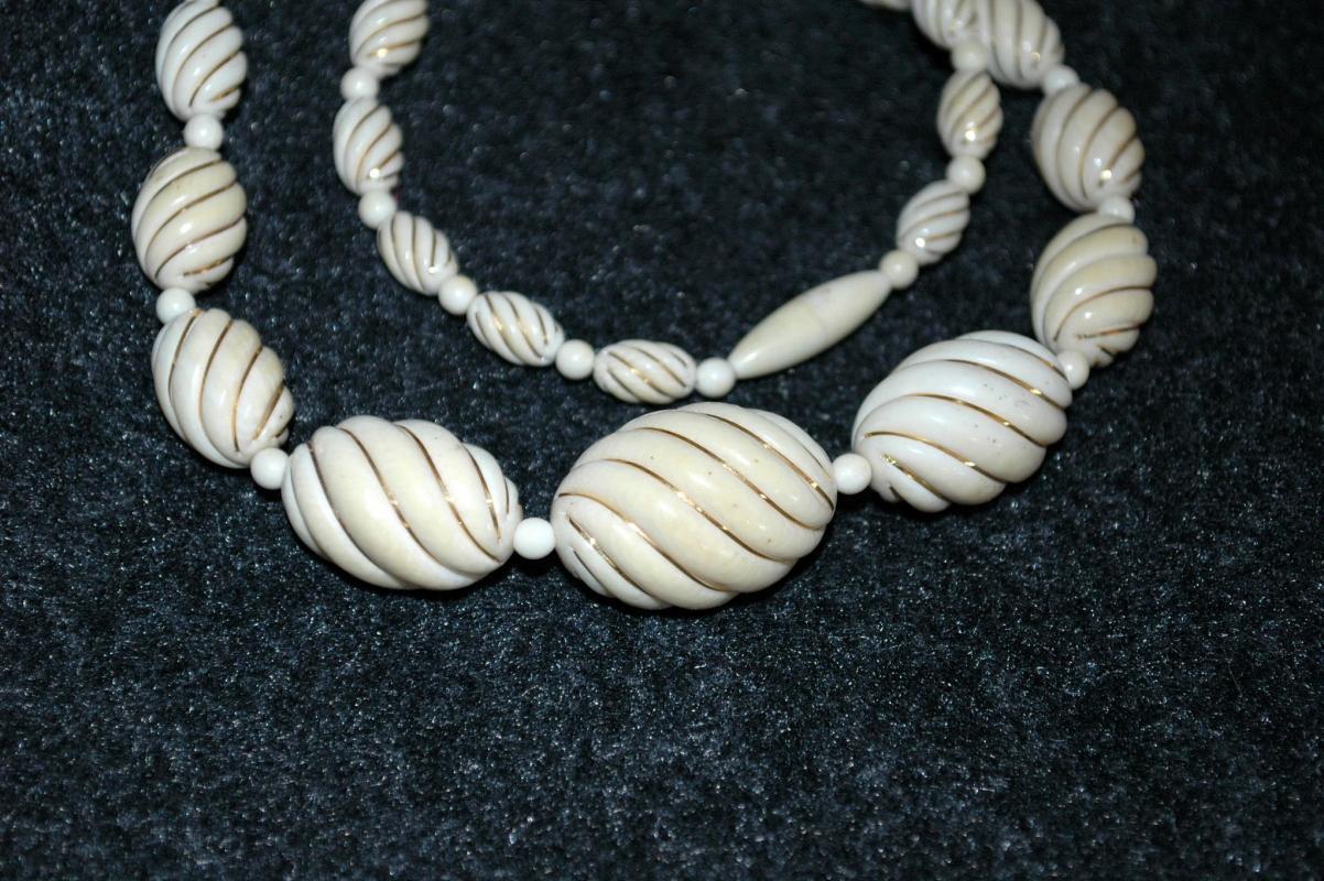 14K Gold & Antique Twisted Pre-Ban Ivory Beaded Necklace Estate Piece