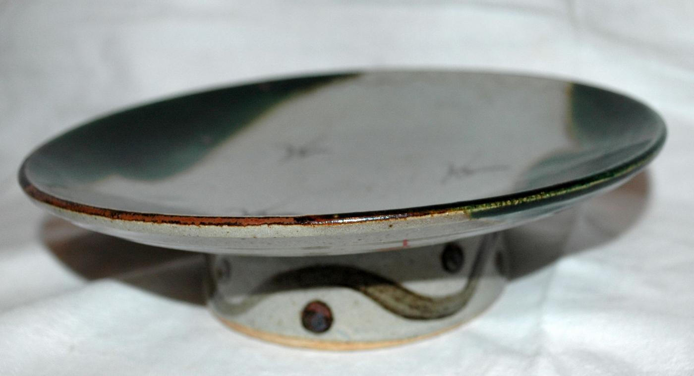 Toyo Japanese Stoneware Pottery Footed Shallow Bowl or Dish