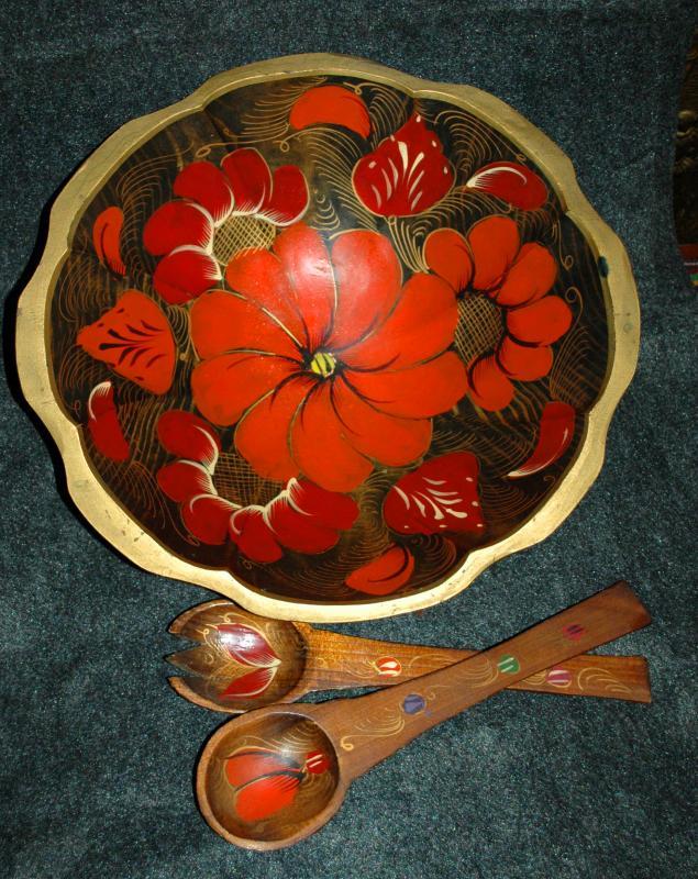 KHOKHLOMA ART - HAND PAINTED MADE IN RUSSIA LACQUERED WOOD Bowl with 2 spoons
