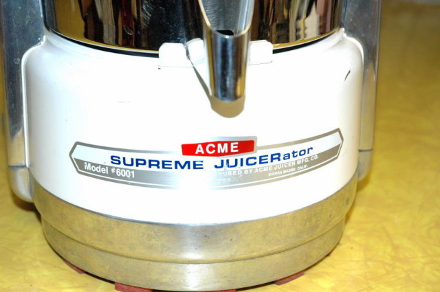 Vint. Acme JUICERator Powerful Juice extractor