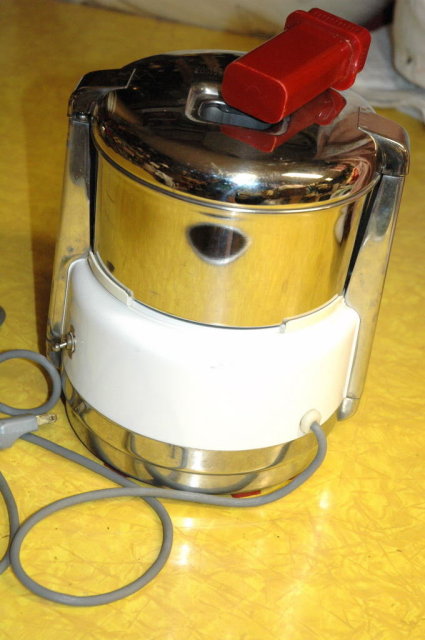 Vint. Acme JUICERator Powerful Juice extractor