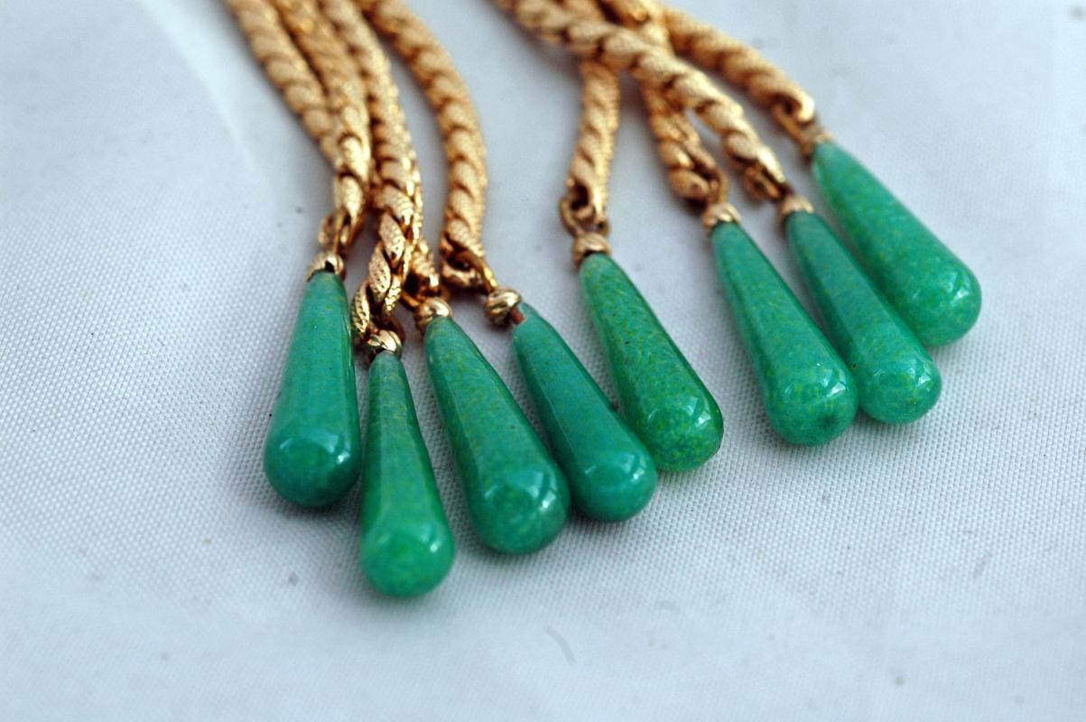 Looped Rope Tassel Brooch Gold with Green Glass Tear Drop Dangles