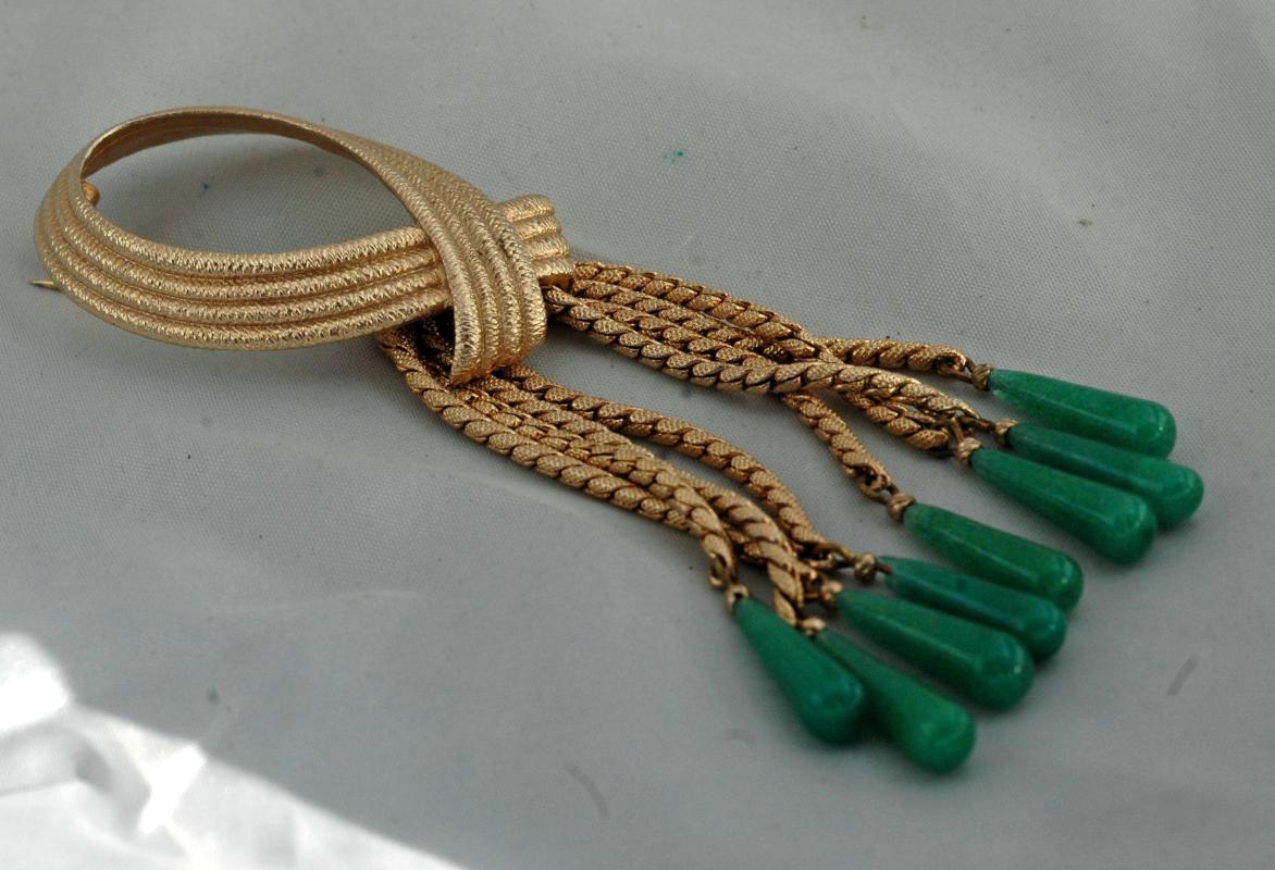 Looped Rope Tassel Brooch Gold with Green Glass Tear Drop Dangles