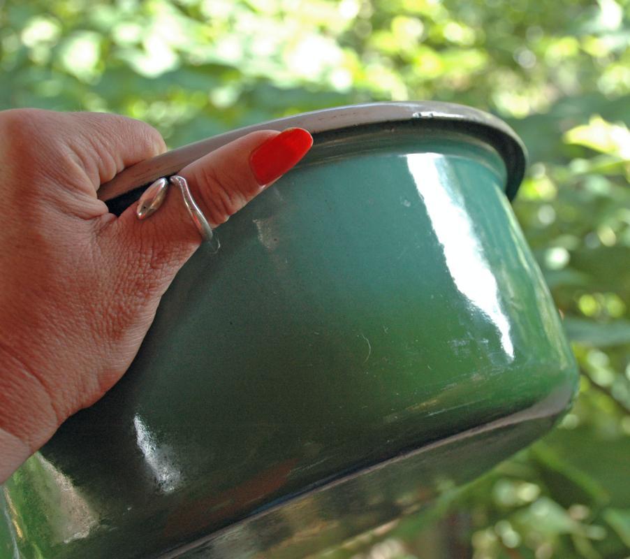 Vintage Graniteware, Enamelware Iron Dutch Oven Cooking Pot 8 Qts