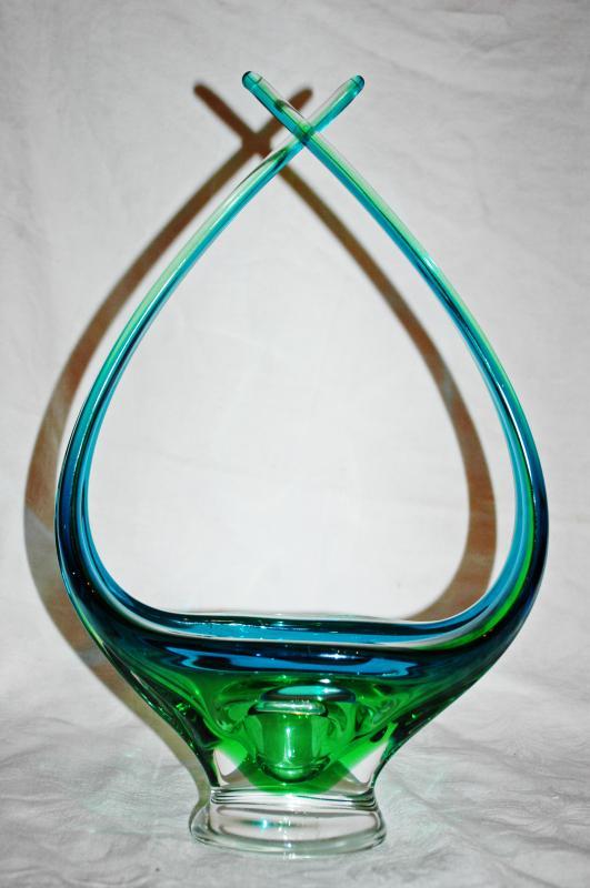 CHALET CANADA ART GLASS BLOWN STRETCHED GLASS BASKET BLUE AQUA// GREEN