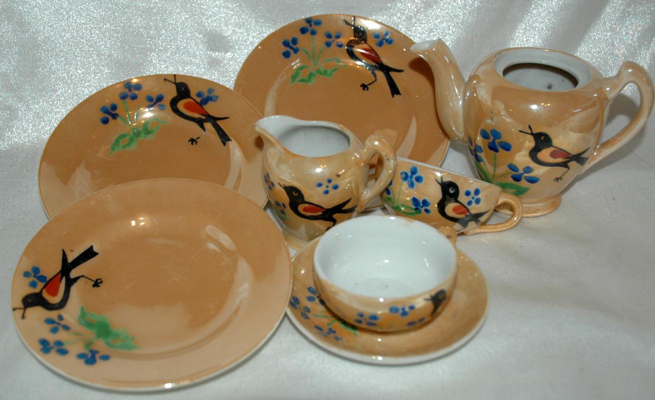 VINTAGE MINIATURE LUSTERWARE CHILD'S/DOLL TEA SET MADE IN JAPAN