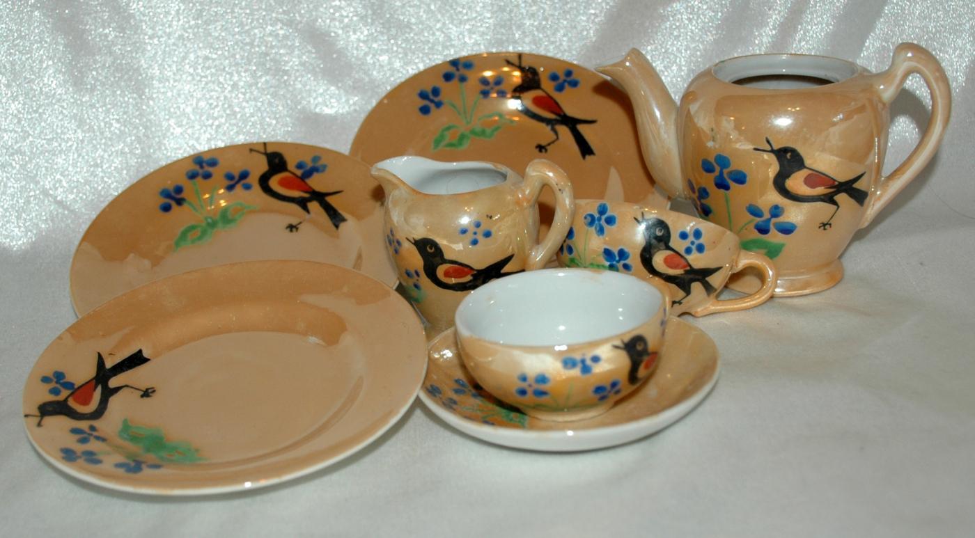 VINTAGE MINIATURE LUSTERWARE CHILD'S/DOLL TEA SET MADE IN JAPAN