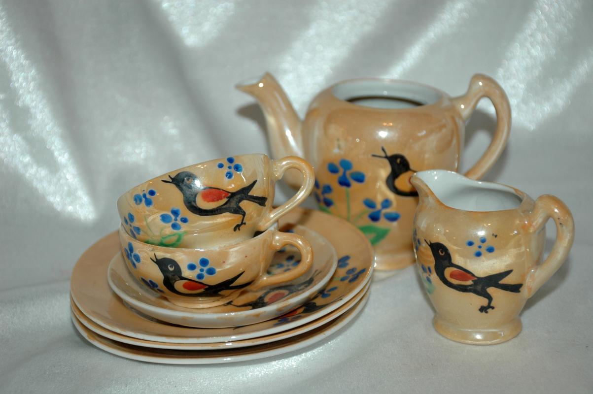 VINTAGE MINIATURE LUSTERWARE CHILD'S/DOLL TEA SET MADE IN JAPAN