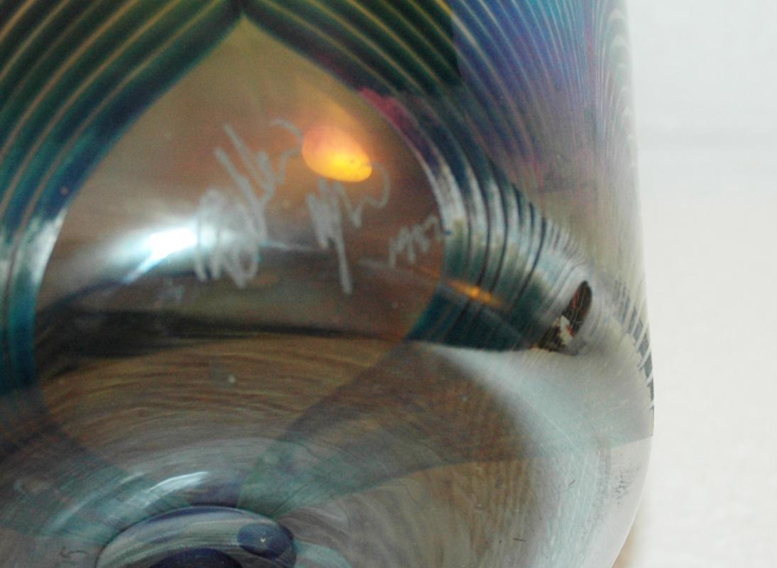 IRIDESCENT PULLED FEATHER GLASS ICE BUCKET BOWL, SIGNED DATED 1982 AND NUMBERED BLOWN ART GLASS