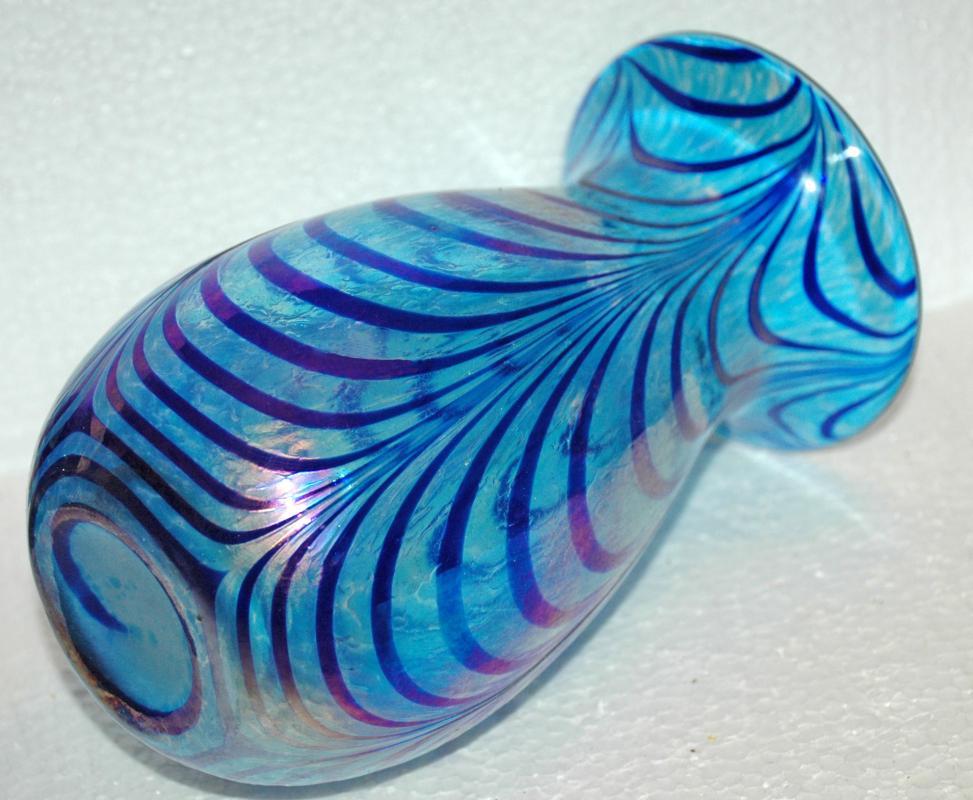 Iridescent Blue Pulled Feather Vase / Blown Glass Studio Art Glass