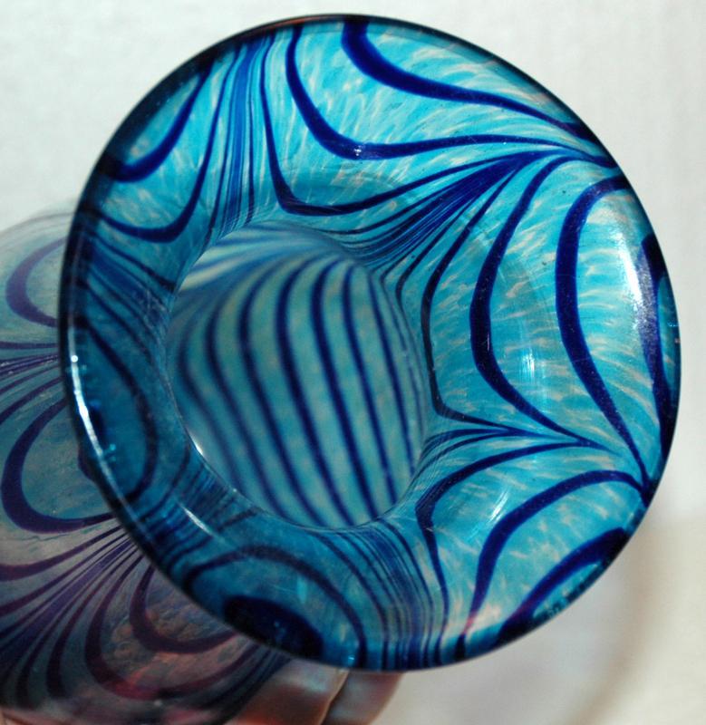Iridescent Blue Pulled Feather Vase / Blown Glass Studio Art Glass