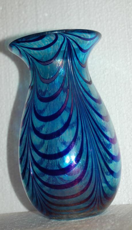 Iridescent Blue Pulled Feather Vase / Blown Glass Studio Art Glass