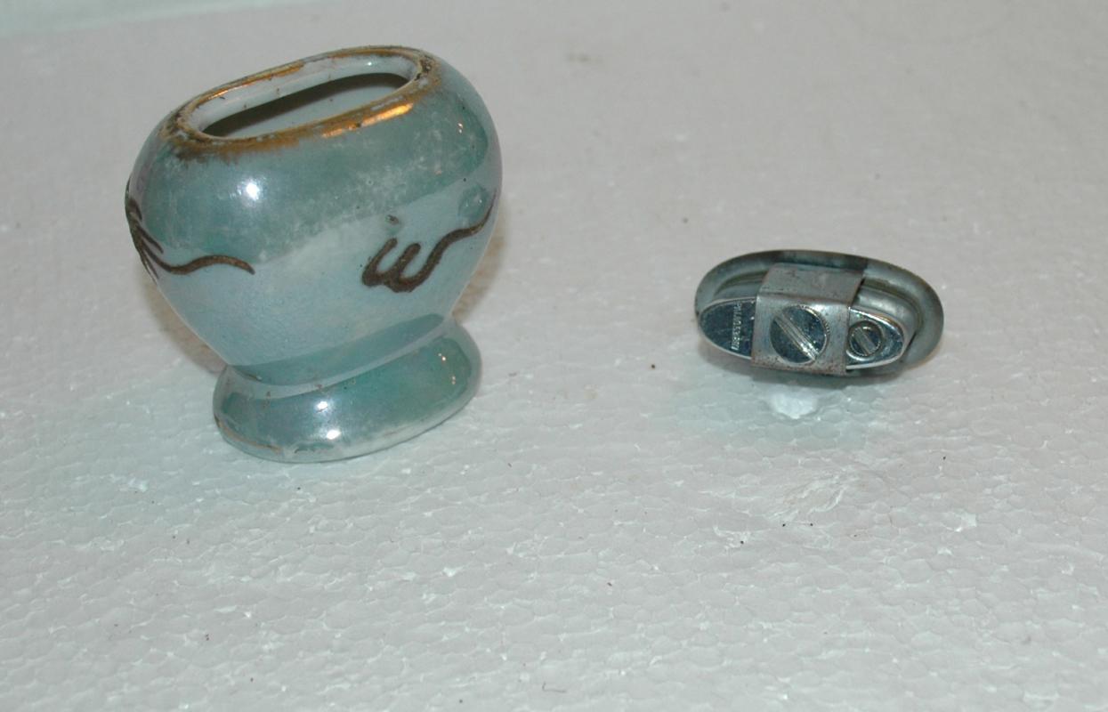 Dragonware Moriage Luster Porcelain Table Lighter Asian