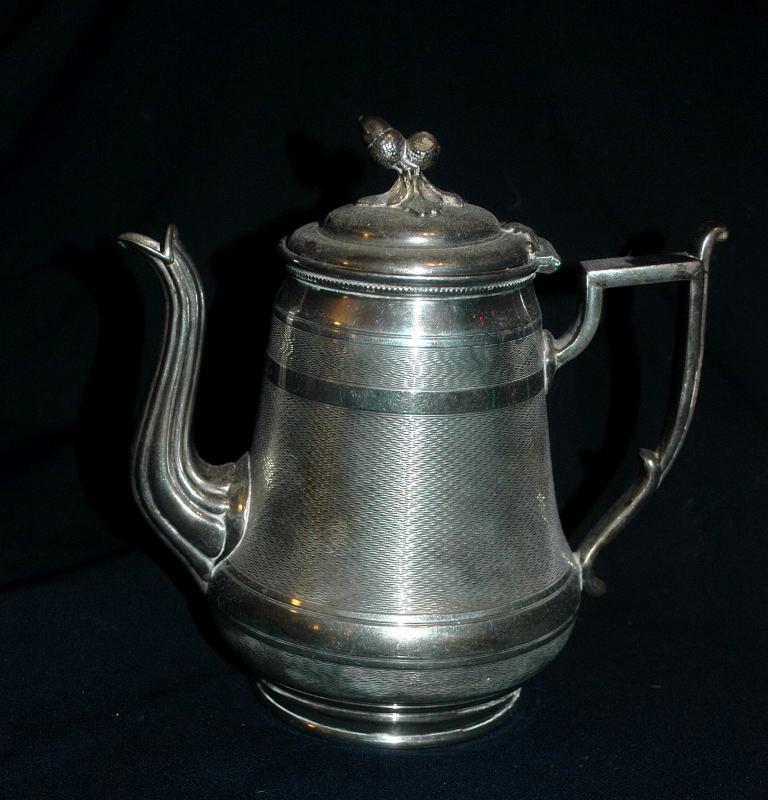ANTIQUE MERIDEN B & COMPANY SILVER PLATE TEA POT TEAPOT OR COFFEE SERVER #615