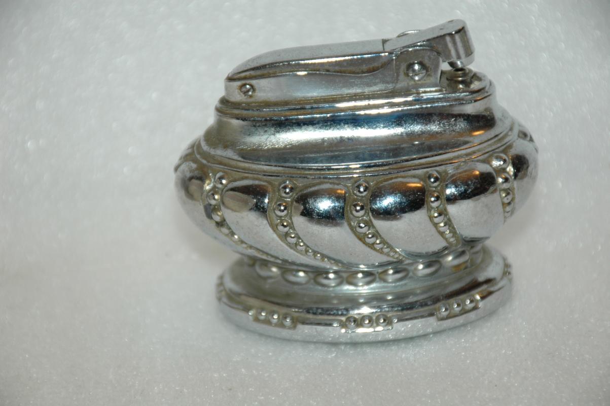 Vintage Omsco Lite Automatic Super Table Lighter