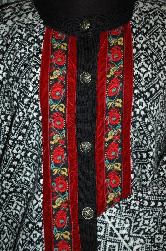 Norwear of Norway Norwegian Knit Rose Embroidered, Velvet Trim Cardigan Sweater Size M