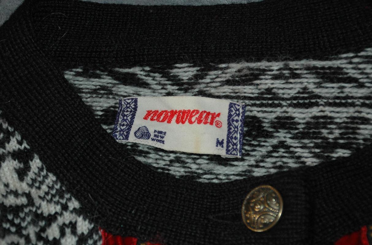 Norwear of Norway Norwegian Knit Rose Embroidered, Velvet Trim Cardigan Sweater Size M