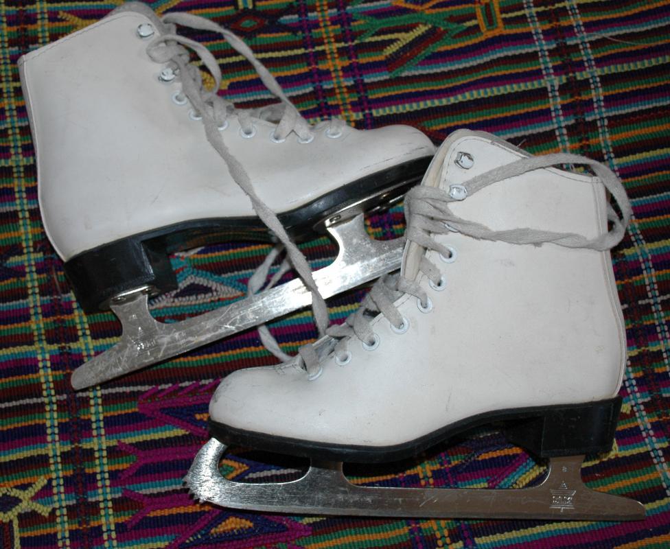 Ice Skates Figure Skating size 1 from SLM Made in Canada / Leather Women/ Girls