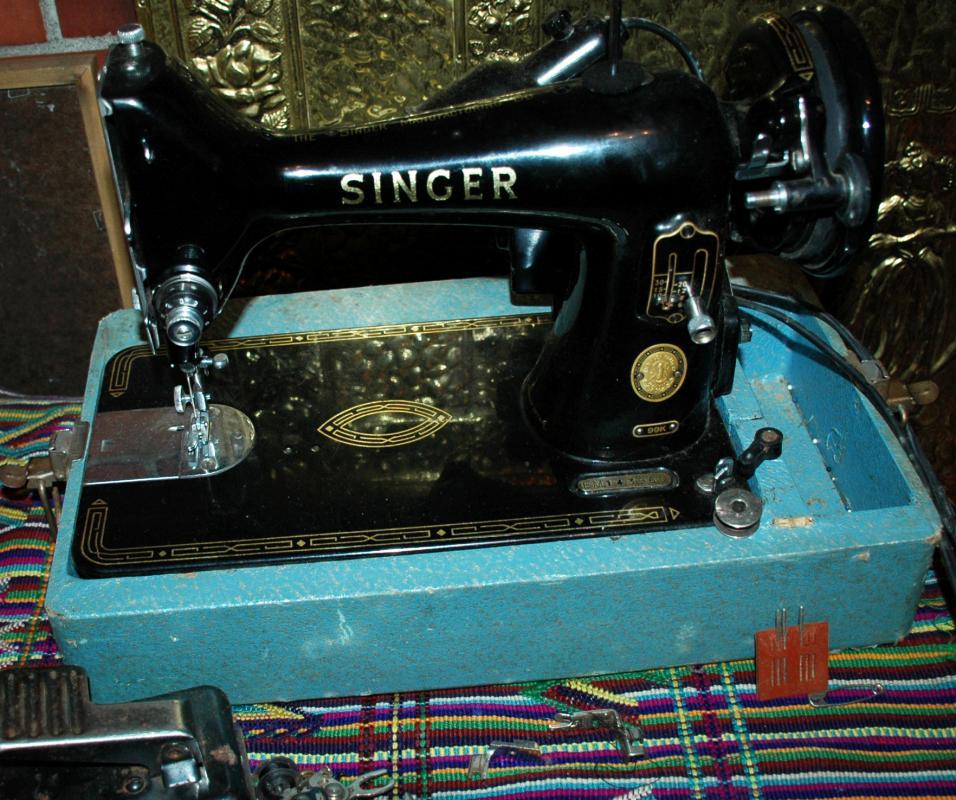 Vintage 1956 Singer Model 99K Sewing Machine In Working Condition