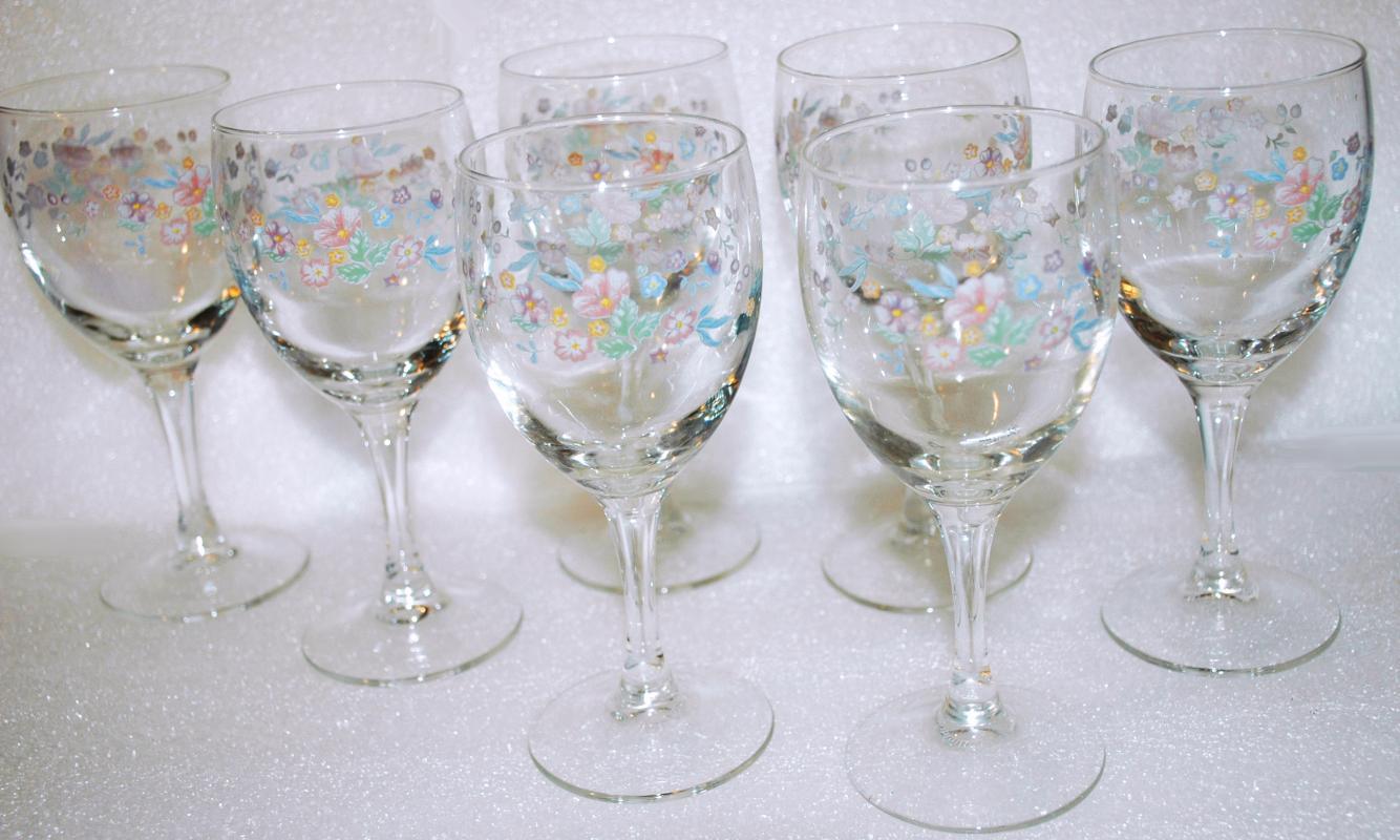 Luminarc Hand Painted Spring Flowers on Stemware Wine Glasses x 7
