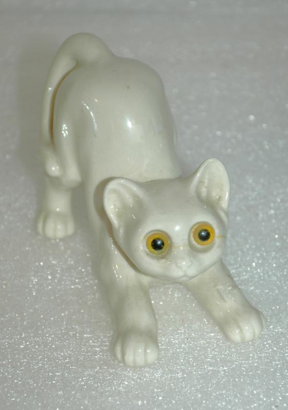 Quon-Quon Japan Cat Ceramic Cat with Glass Eyes