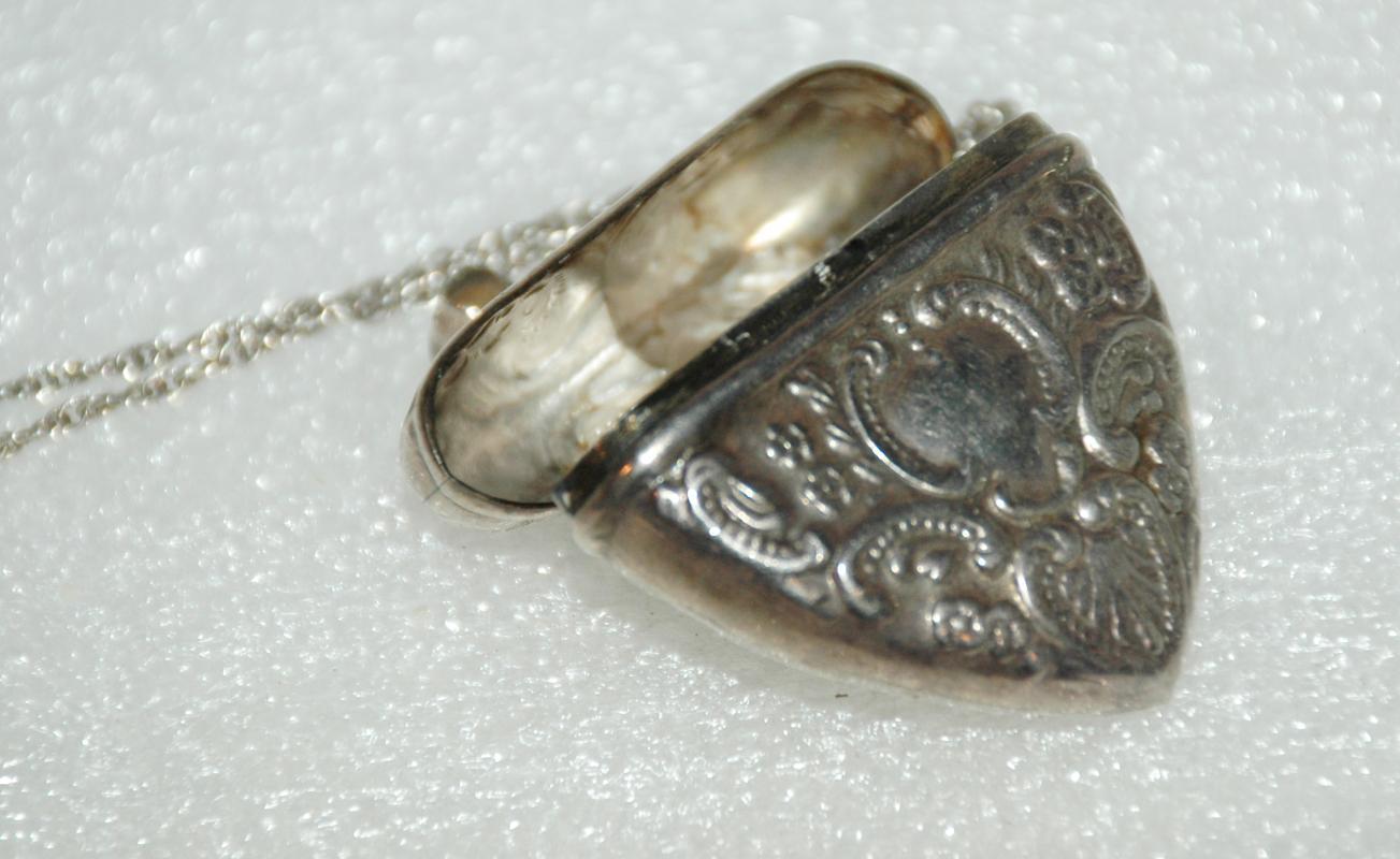 SOLID STERLING SILVER HEART MATCH SAFE VESTA PILL CASE ON CHAIN
