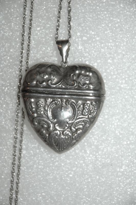 SOLID STERLING SILVER HEART MATCH SAFE VESTA PILL CASE ON CHAIN