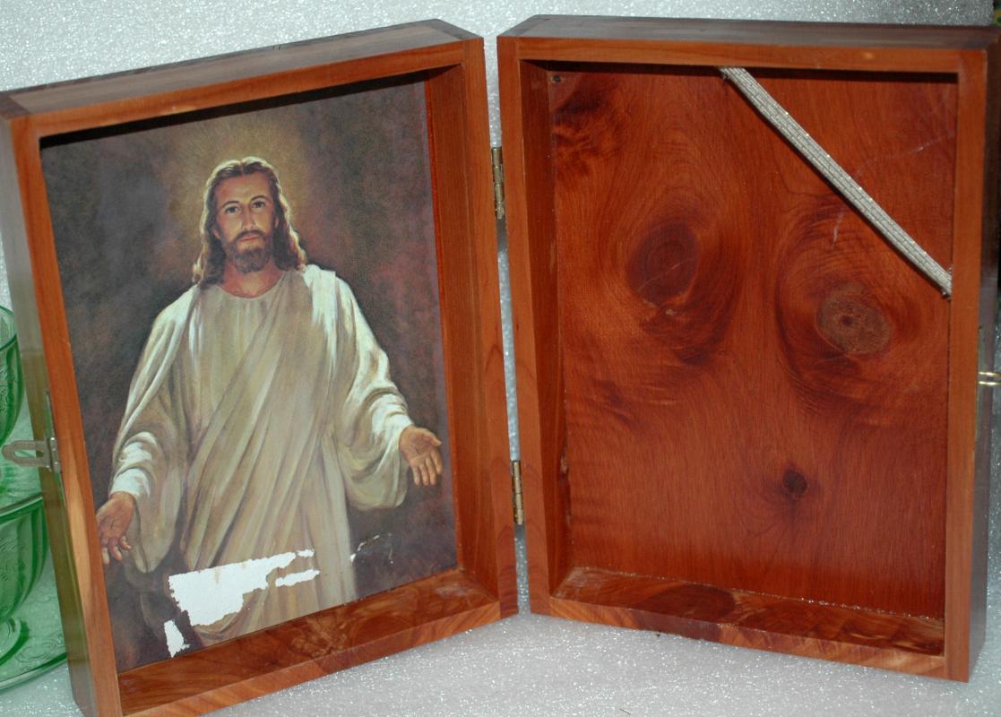 Cedar Wood Bible Box , lovely wood grain figure with knots