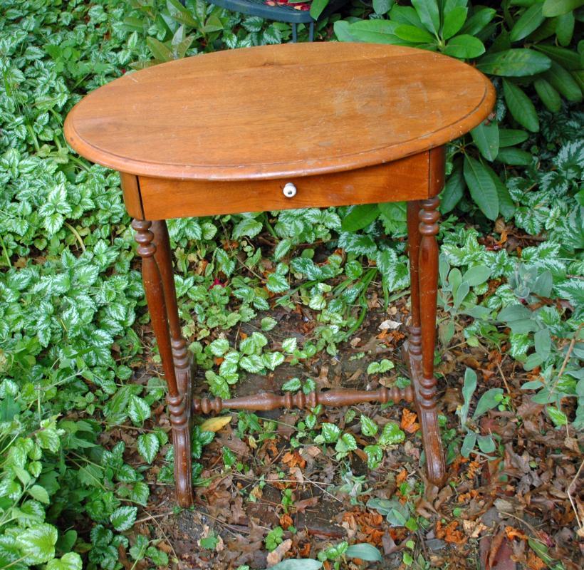 19th Century Walnut Oval Top Table Stand with One Drawer, Twisted Legs Antique