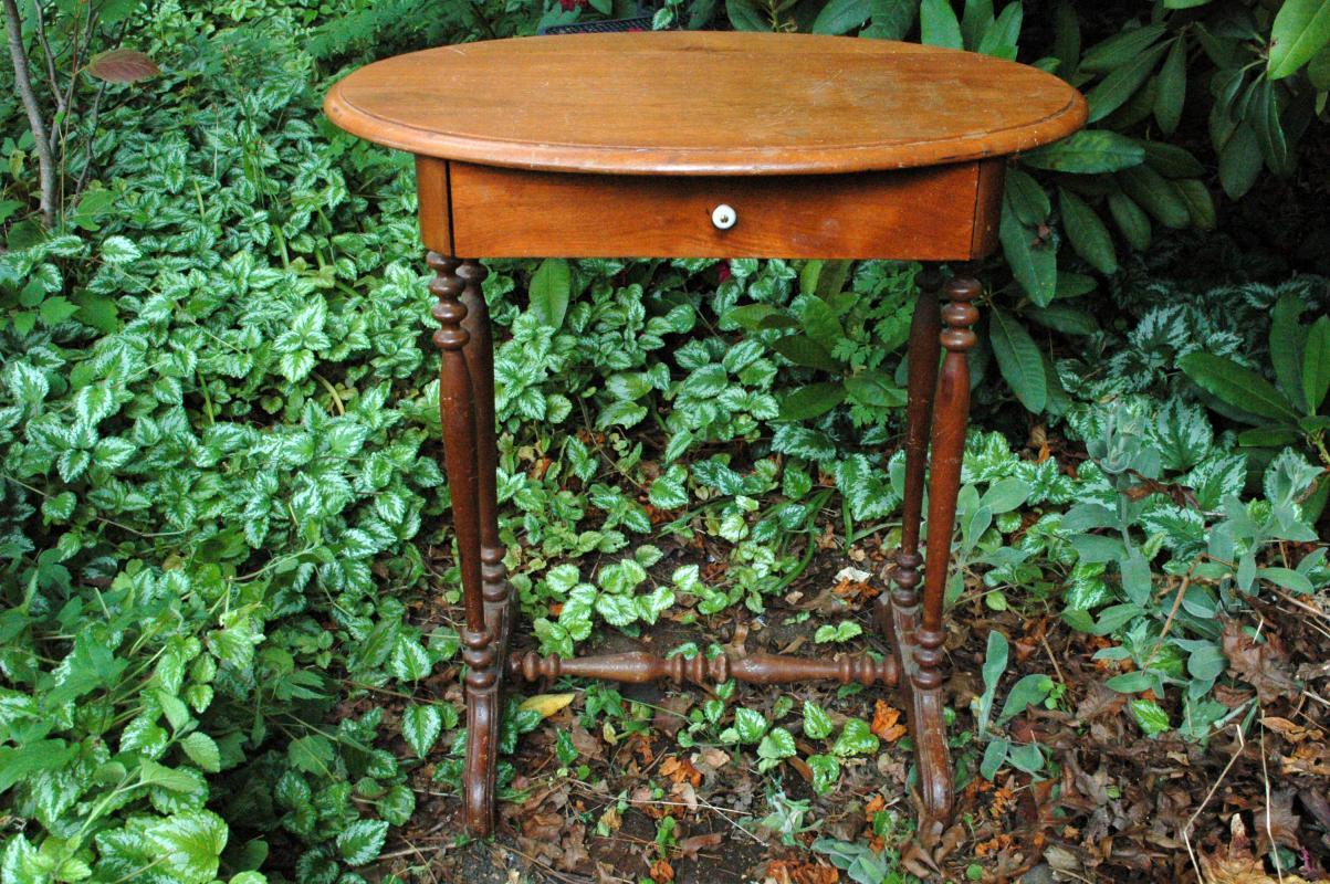 19th Century Walnut Oval Top Table Stand with One Drawer, Twisted Legs Antique