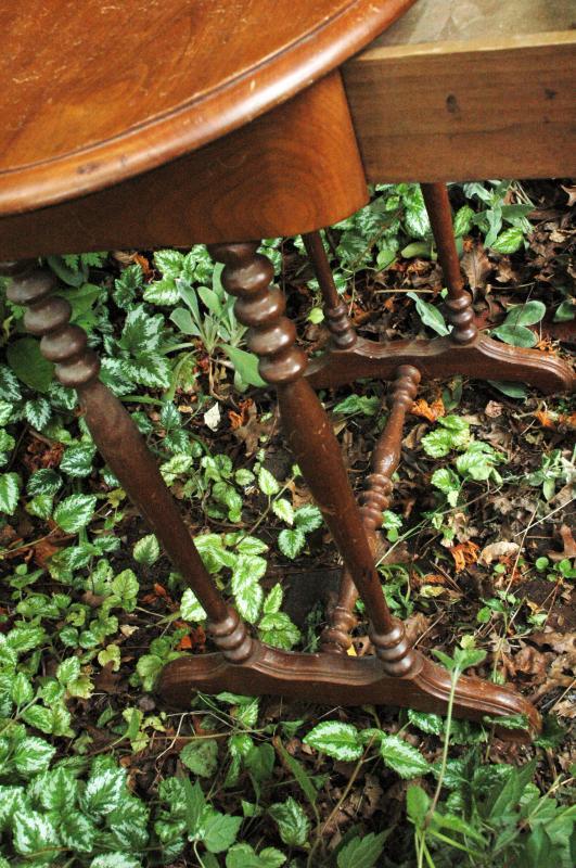 19th Century Walnut Oval Top Table Stand with One Drawer, Twisted Legs Antique