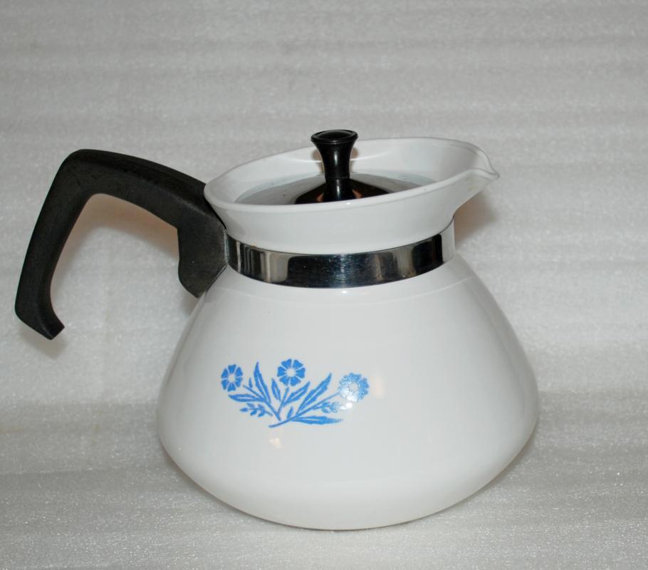 VINTAGE-CORNING-WARE-6-CUP-BLUE-CORNFLOWER-STOVE-TOP-COFFEE-TEA-POT VINTAGE