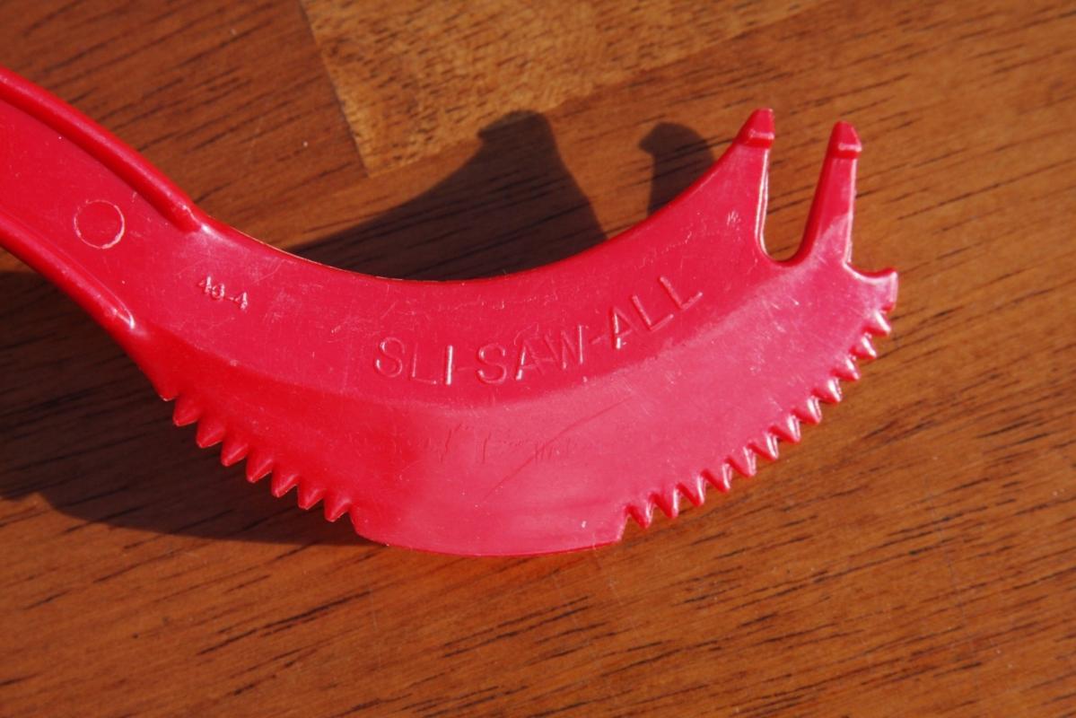 Vintage Tupperware SLI-SAW-ALL *Gadget* Slicer-Knife-Spreader-Pickle/Olive/Pepper Picker/ RED