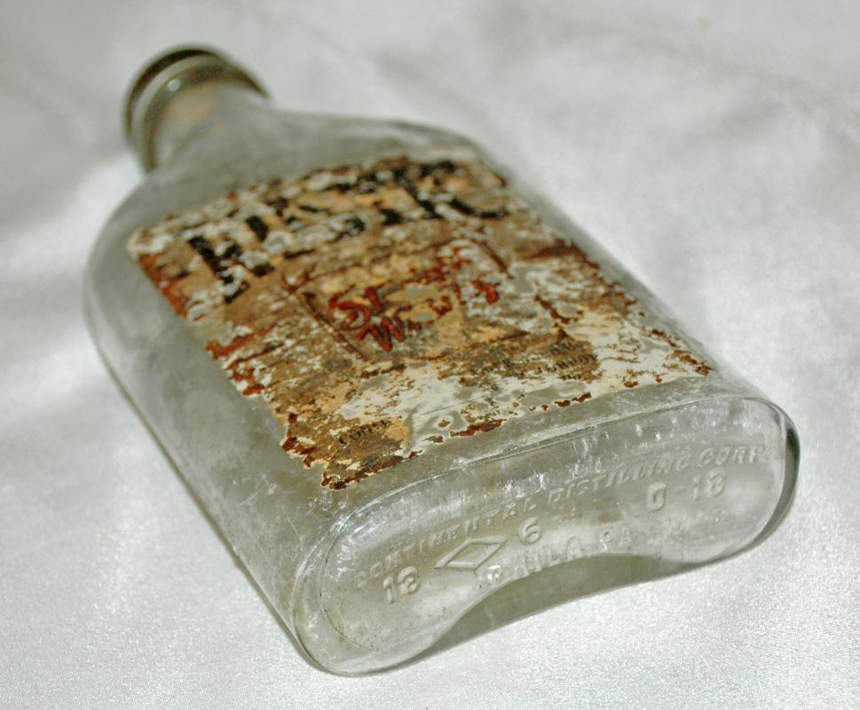 Antique Whisky Bottle Rustic Straight / Penna. Spirituous and Vinous LiquorTax Paid