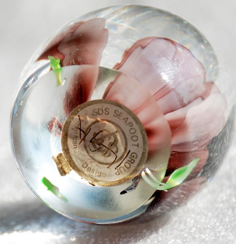 Vintage ART GLASS Egg Paperweight Lily Flower SDS Seapoot Group