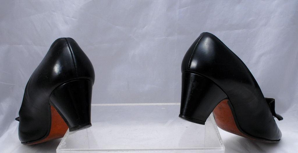 Cole Haan Leather Black Tassel Loafers, Women size 9.5 B , Vintage