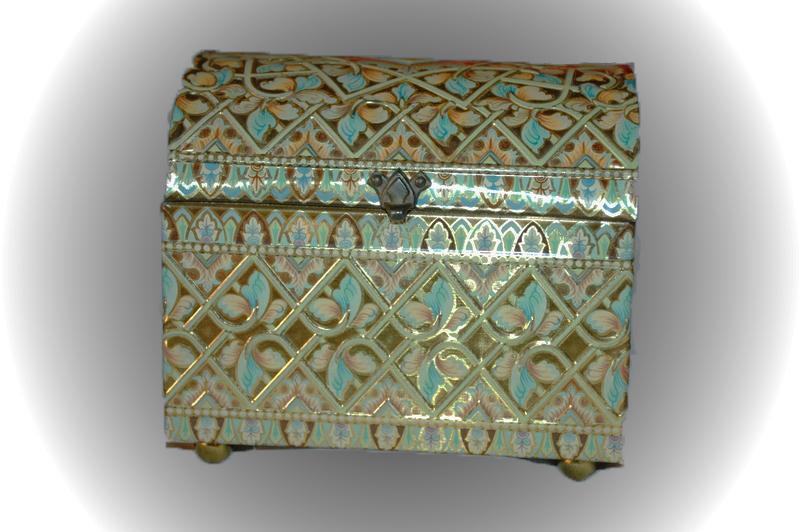 BARET WARE ENGLAND TIN Treasure Chest VINTAGE EMBOSSED Trinket box or Tea Tin