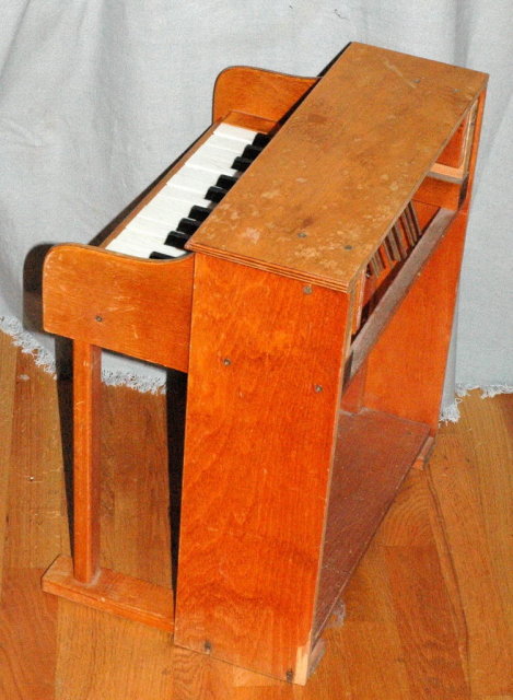 Vintage Toy Upright Piano - Casspinette
