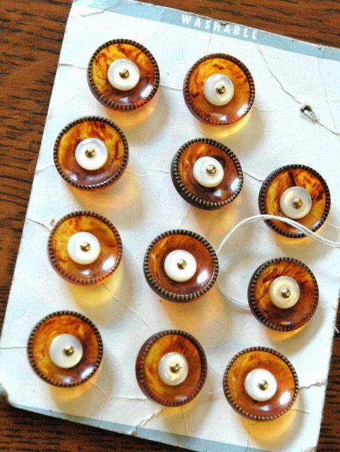 11 Vintage Plastic & Mother of Pearl Buttons