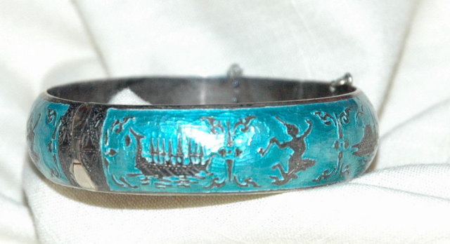 Siam Sterling & Blue Enamald Hinged Bangle