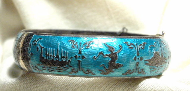 Siam Sterling & Blue Enamald Hinged Bangle